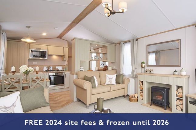 Lodge for sale in Mawgan Porth, Newquay