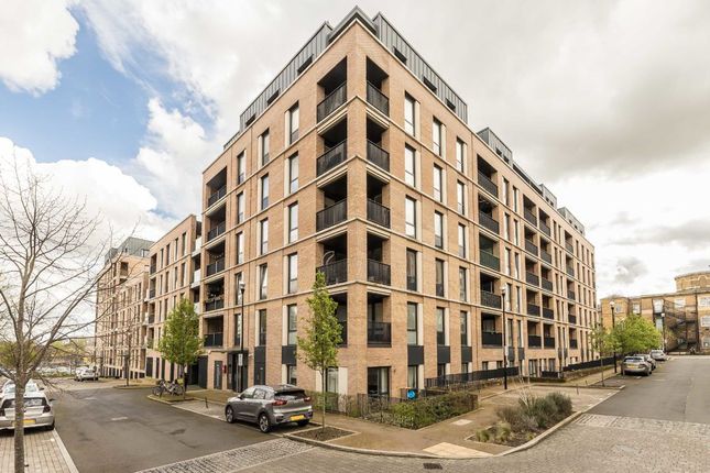 Flat for sale in Addington Close, Southall