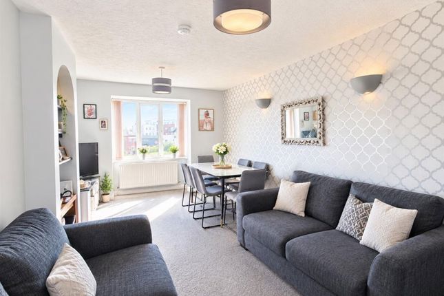 Flat 67, St. Matthews Court, King Street, Gosport photo 3