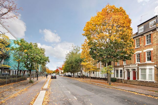 Drayton Park, London photo 2