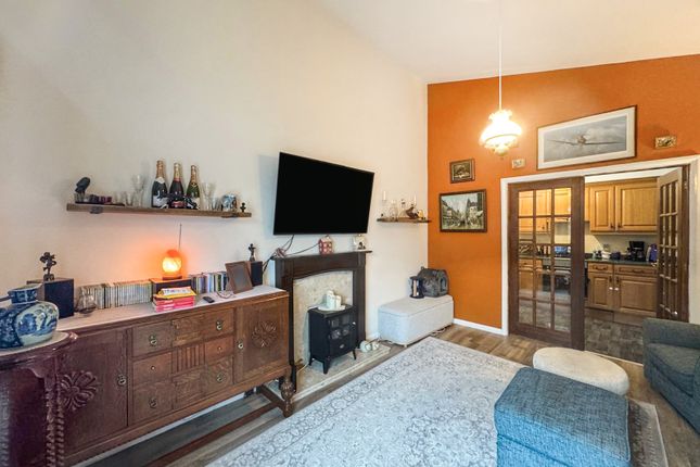 34 Earlswood Road, Kingswinford photo 3