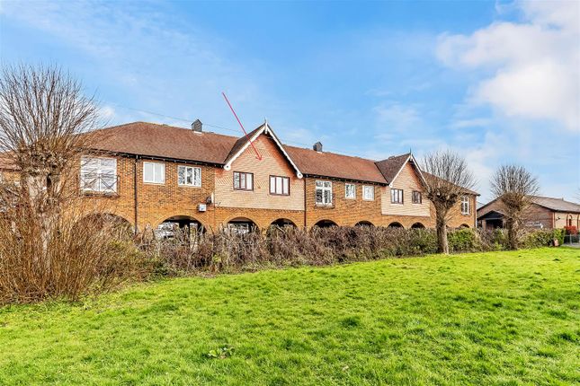 Flat 14, Holly Court, Belmont Road, Leatherhead photo 3