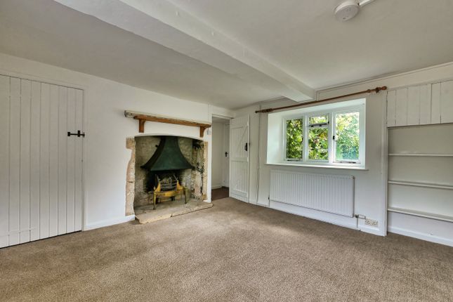 Cottage to rent in London Road, Poulton, Cirencester