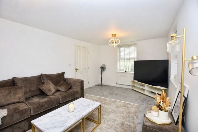 21, Andrews Walk, Blackburn photo 2