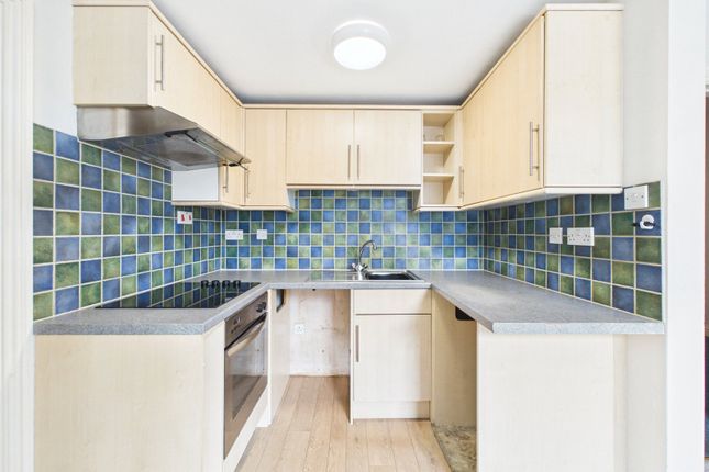 Flat 5, 10, Molesworth Street, Cornwall photo 3