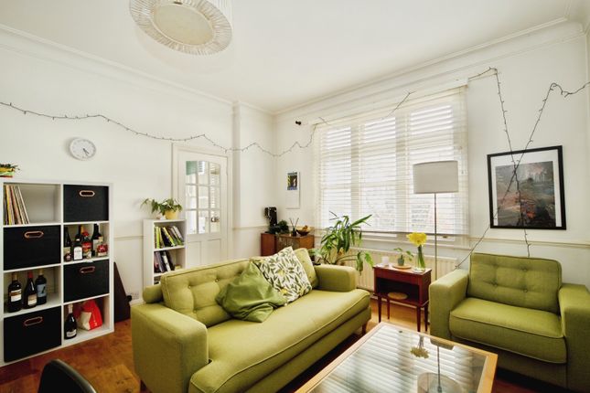 Flat 3, 19, Cranley Gardens, London photo 3