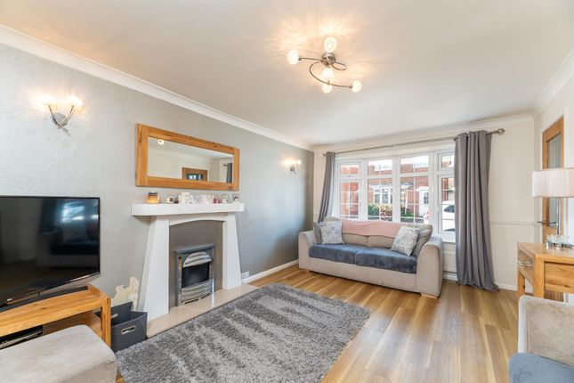 51, Throstle Nest Close, Otley photo 4