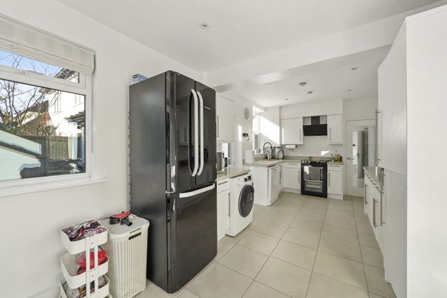 6, Croham Close, South Croydon photo 2