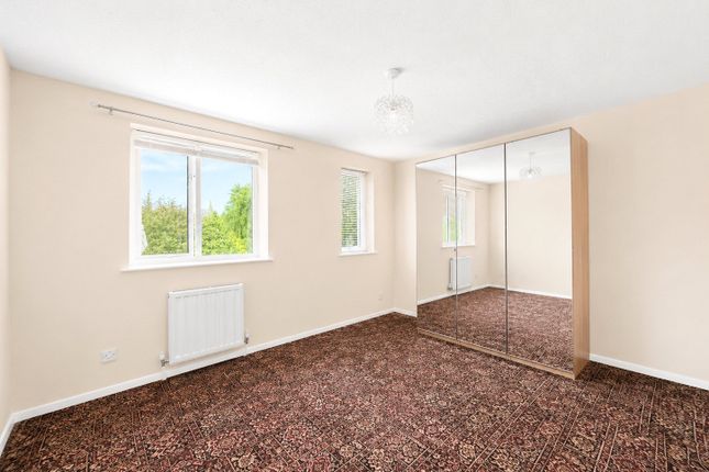 48, Armoury Road, London photo 3