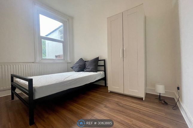 Ground Floor Front Flat, South Norwood Hill, London photo 5