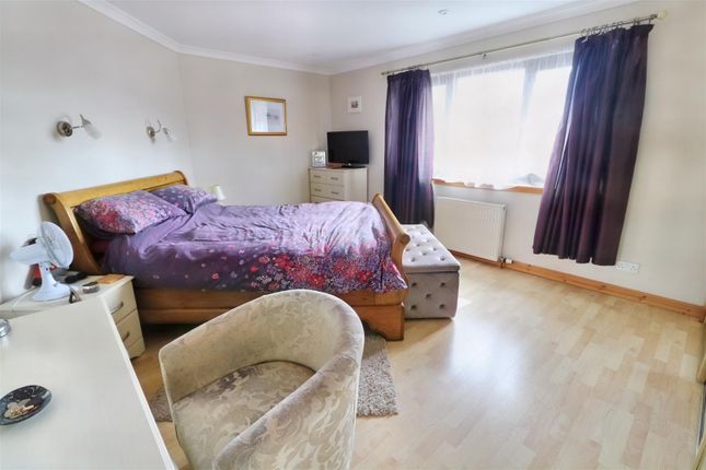 End terrace house for sale in Springfield Drive, Elgin