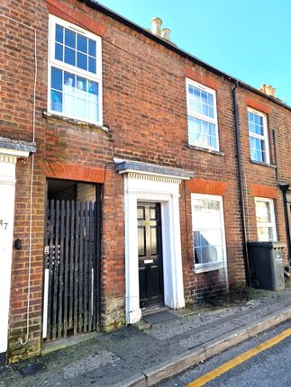 A Well Presented Three Bedroom Terraced House Available For Sale Located On Dumfries Street In Luton