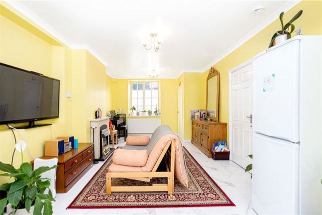 39, Hemlock Road, London photo 4