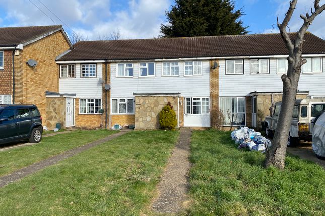 Thumbnail Terraced house for sale in Cleave Avenue, Hayes
