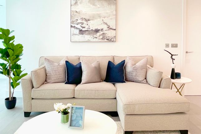 Apartment 231, Carrara Tower, London photo 2