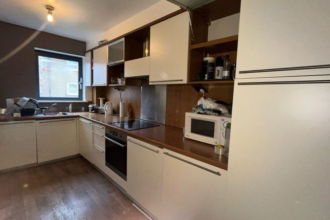 Flat to rent in Cable Street, London
