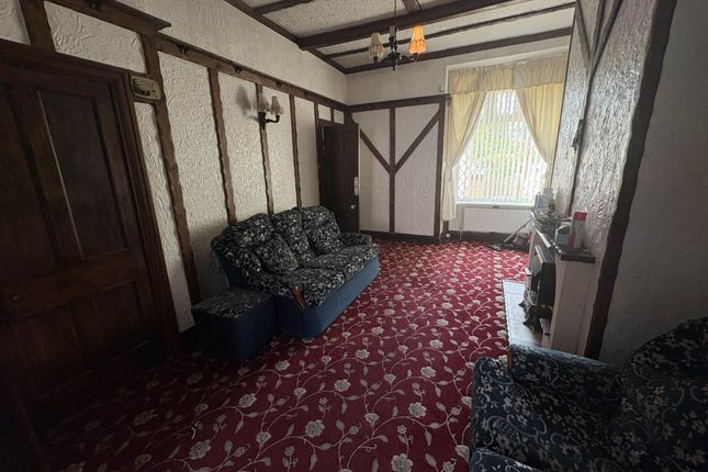 26, Hillside Avenue, Oldham photo 5