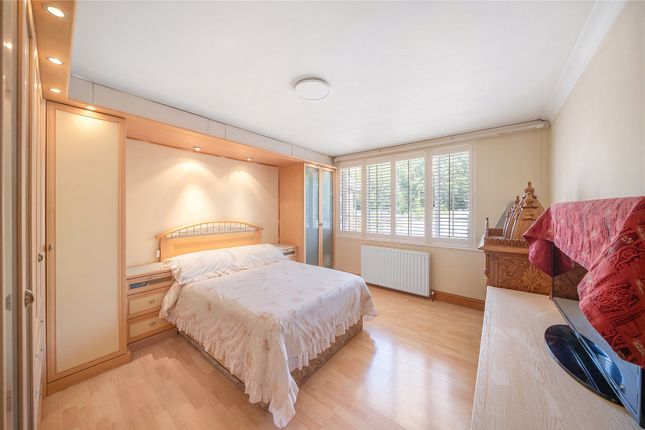 2, Westwood Avenue, London photo 4