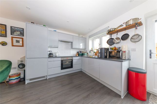 15, Selkirk Drive, Milton Keynes photo 3
