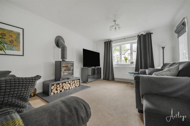 2 Glengower Close, Swansea photo 2