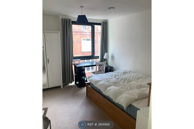 Flat, Black Prince Road, London photo 3