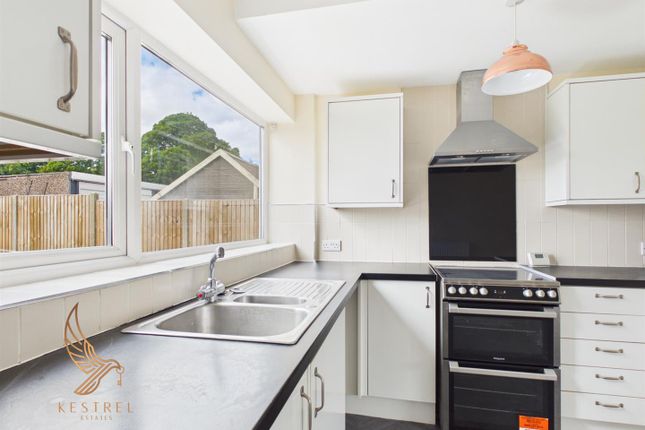 36, Moxon Street, Wakefield photo 3