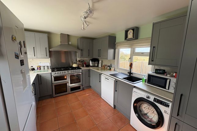 2 Rush Close, South Cadbury photo 2