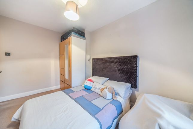 16, Whittaker Road, Sutton photo 4