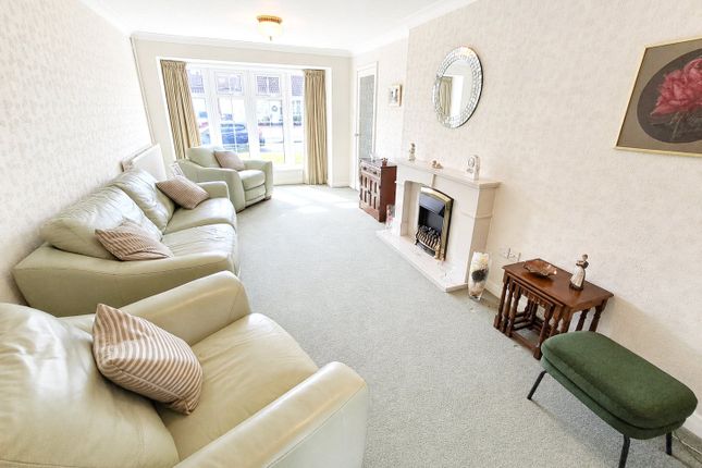 117, Fairoaks Drive, Walsall photo 2