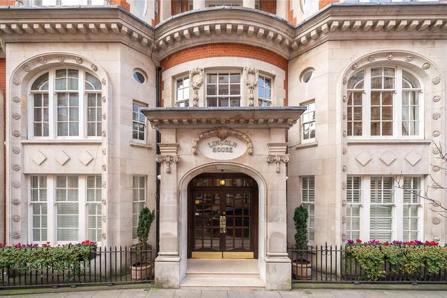 15, Lincoln House, London photo 4