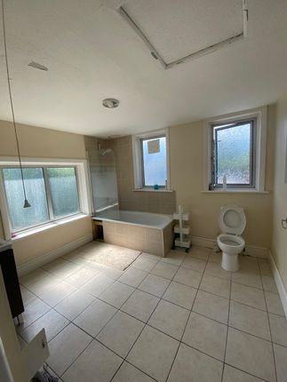 39, Plough Lane, Purley photo 5