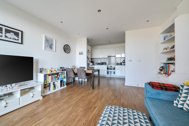 34 Garrison Heights, 55, Henry Darlot Drive, Mill Hill photo 4