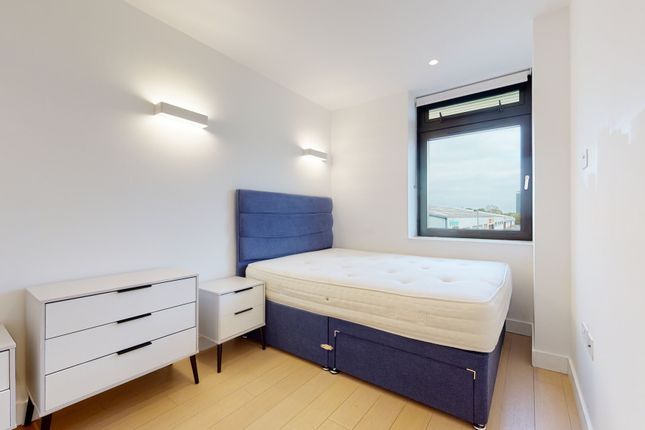 New Horizons Court, Brentford photo 3