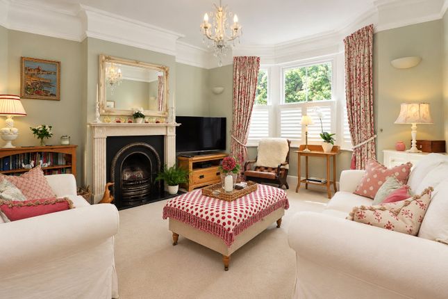 Heathside Cottage,, Maybury Hill, Woking photo 2