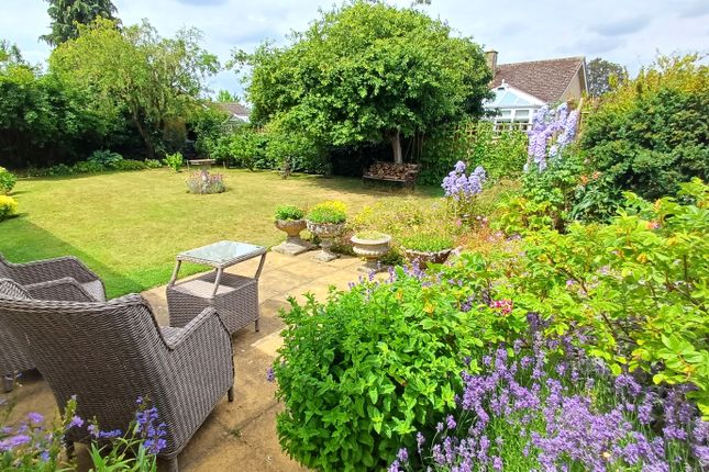 20, Jackson Road, Bledington photo 4