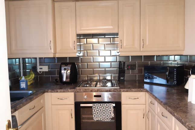 7, Green  Court,  Woodlaithes, Rotherham photo 4
