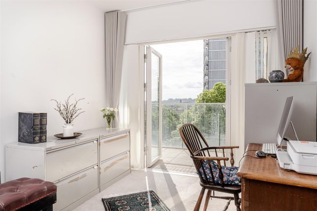 Flat for sale in Threadneedle House, Belmont Park