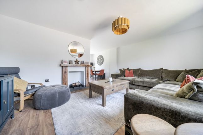 45 Larkway, Bedford photo 4