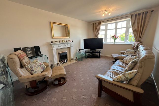 2, St.Oswalds Drive, Finningley photo 2