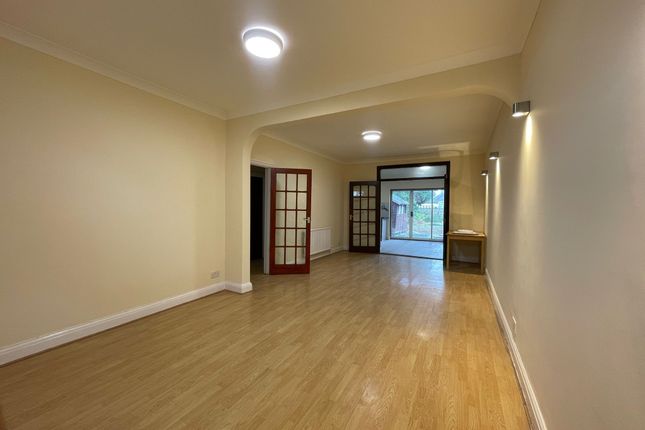 Sutton Hall Road, Hounslow photo 5