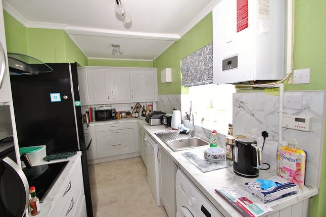 35, Wychwood Close, Milton-under-Wychwood photo 4