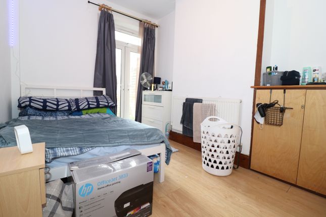 136, Malefant Street, Cardiff photo 4