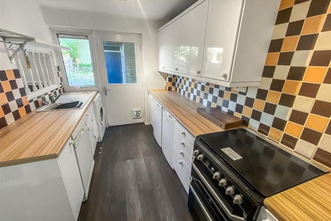 3, St Andrews Close, Aycliffe Village photo 3