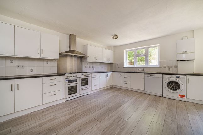 82 Walden Avenue, Chislehurst photo 2