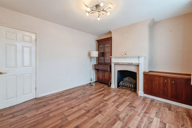 5, New Cottages, Wennington Road, Rainham photo 2