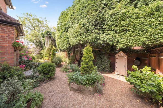 85 Carpenters Lane, Tonbridge photo 3