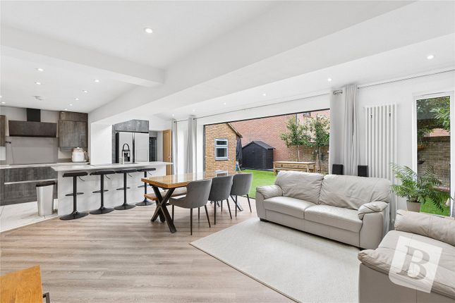 76, Kelvedon Green, Brentwood photo 4