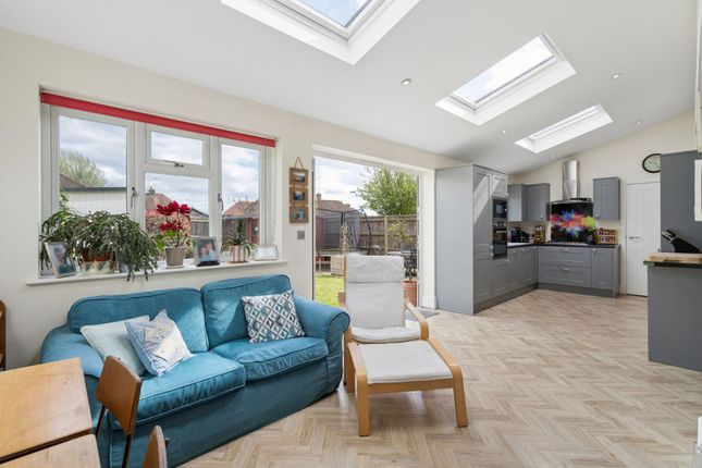 30, Blind Lane, Bourne End photo 3