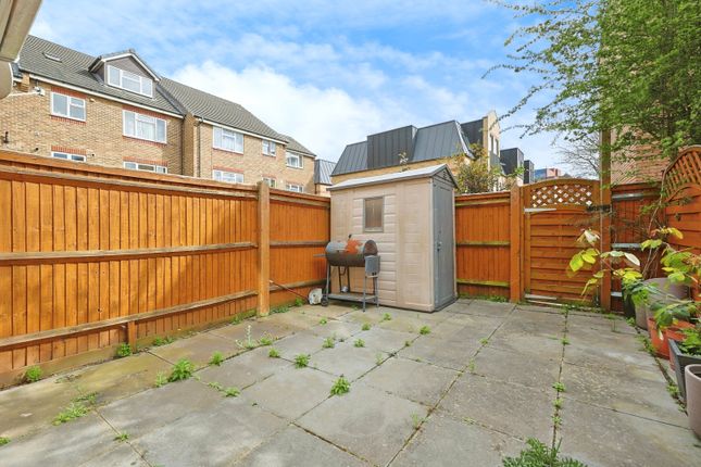 Terraced house for sale in Albion Mews, London