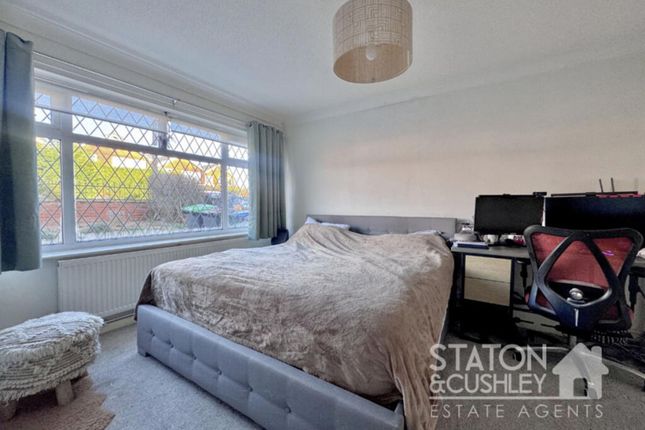 14, Birchwood Drive, Nottinghamshire photo 2